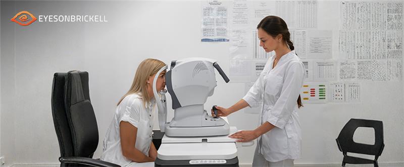 OCT macula eye test
